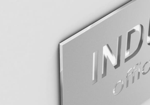 Табличка плоская с прорезными буквами от компании Lightbox. Табличка плоская с прорезными буквами в Минске от компании Lightbox.